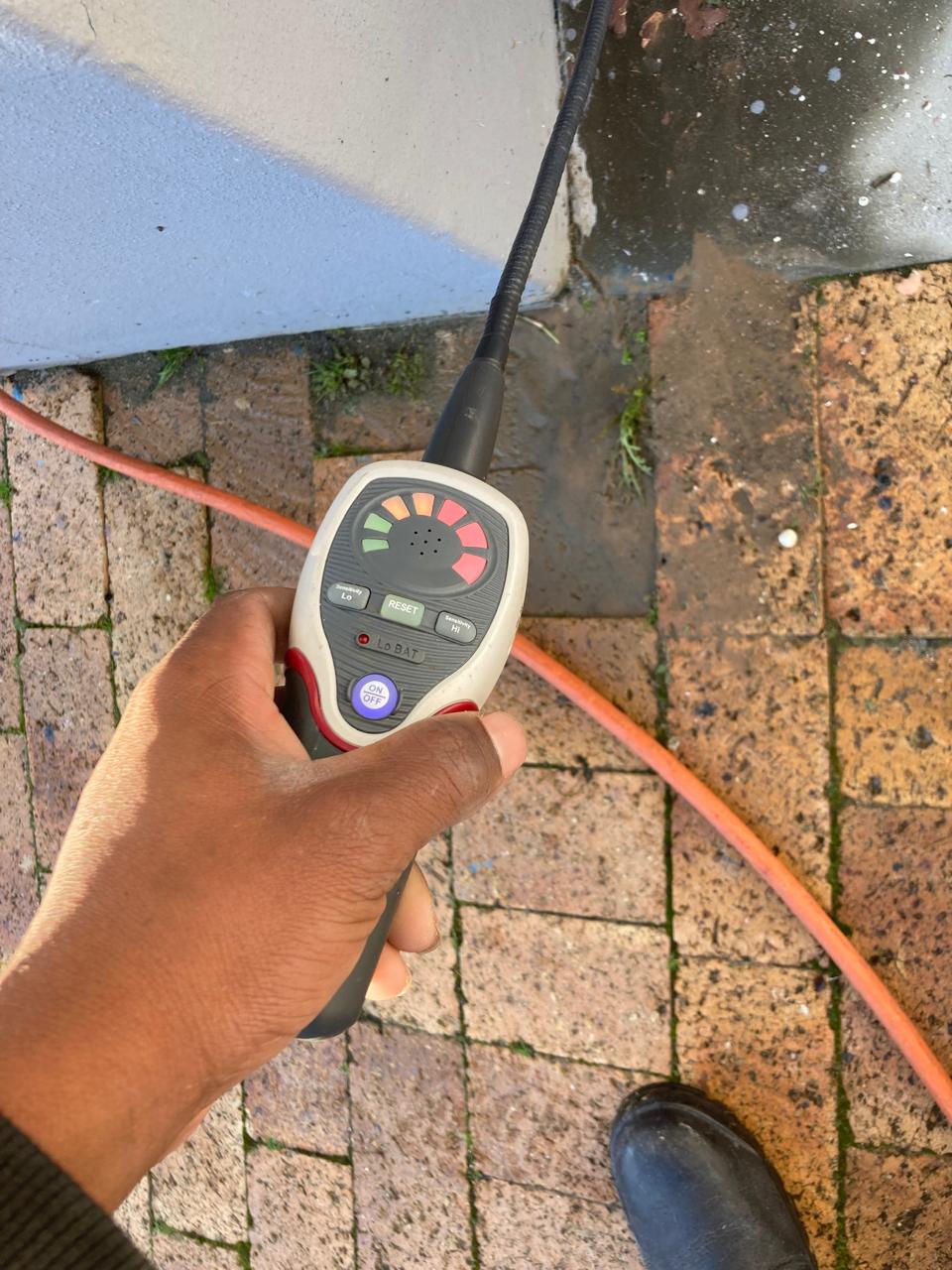 Leak detection — tracer gas equipment